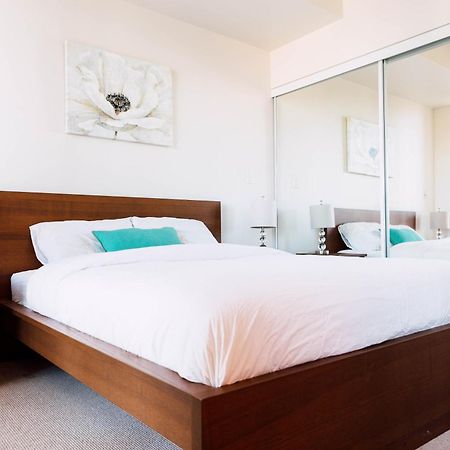 Sarkar Suites - Maple Leaf Square Toronto Bagian luar foto