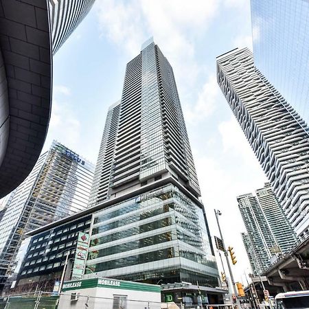 Sarkar Suites - Maple Leaf Square Toronto Bagian luar foto