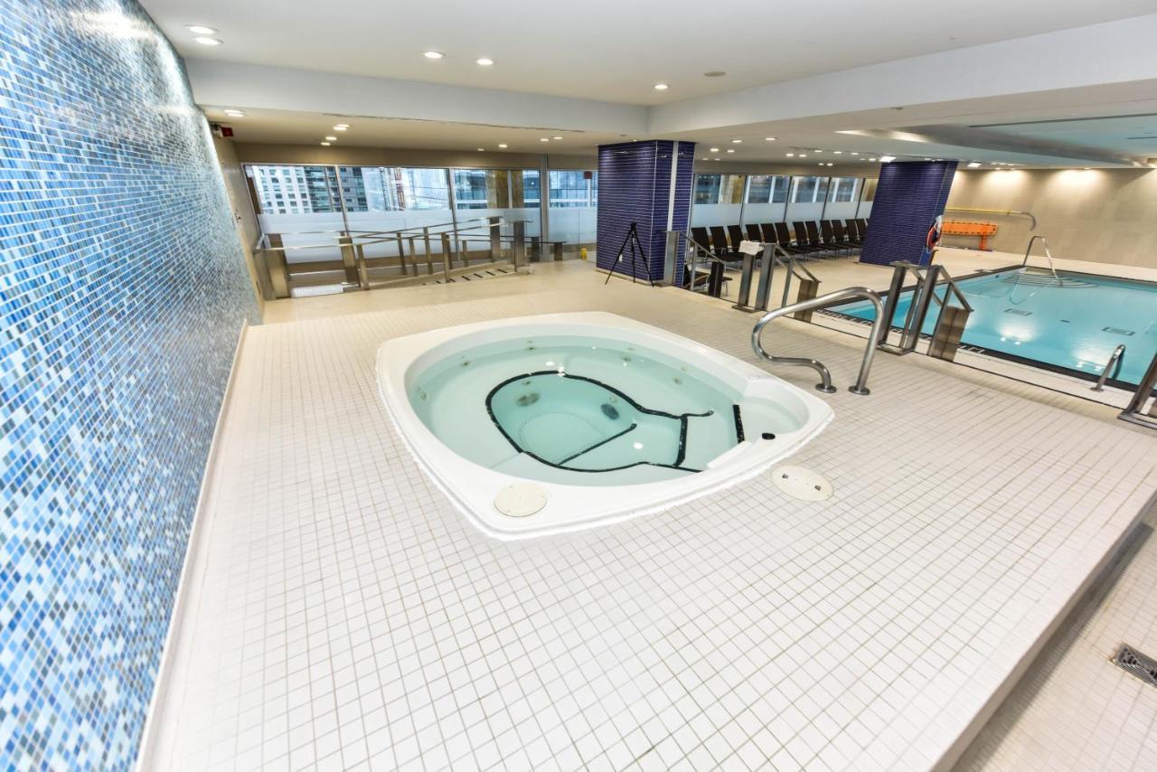 Sarkar Suites - Maple Leaf Square Toronto Bagian luar foto