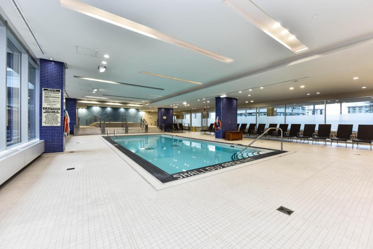 Sarkar Suites - Maple Leaf Square Toronto Bagian luar foto
