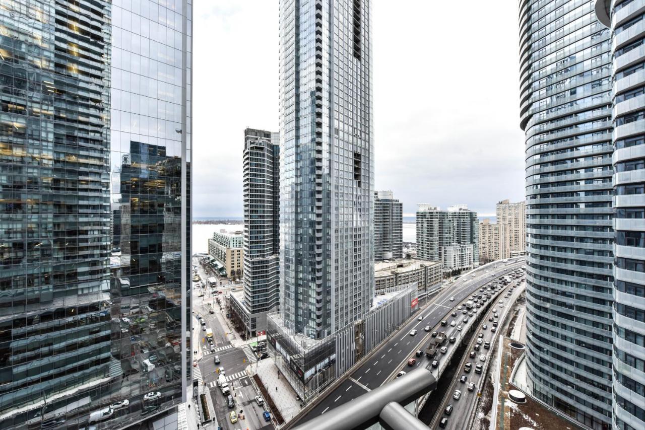Sarkar Suites - Maple Leaf Square Toronto Bagian luar foto