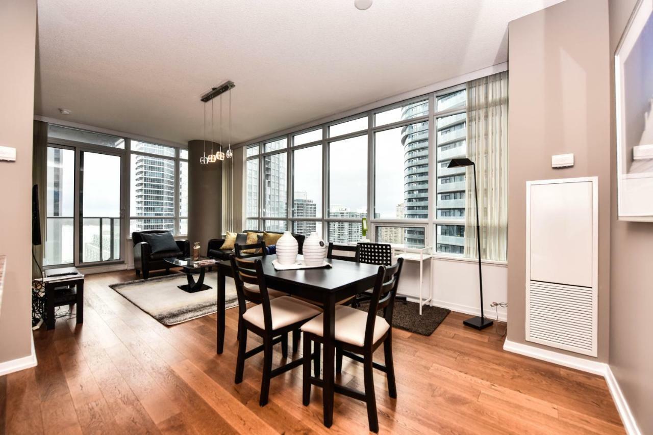 Sarkar Suites - Maple Leaf Square Toronto Bagian luar foto