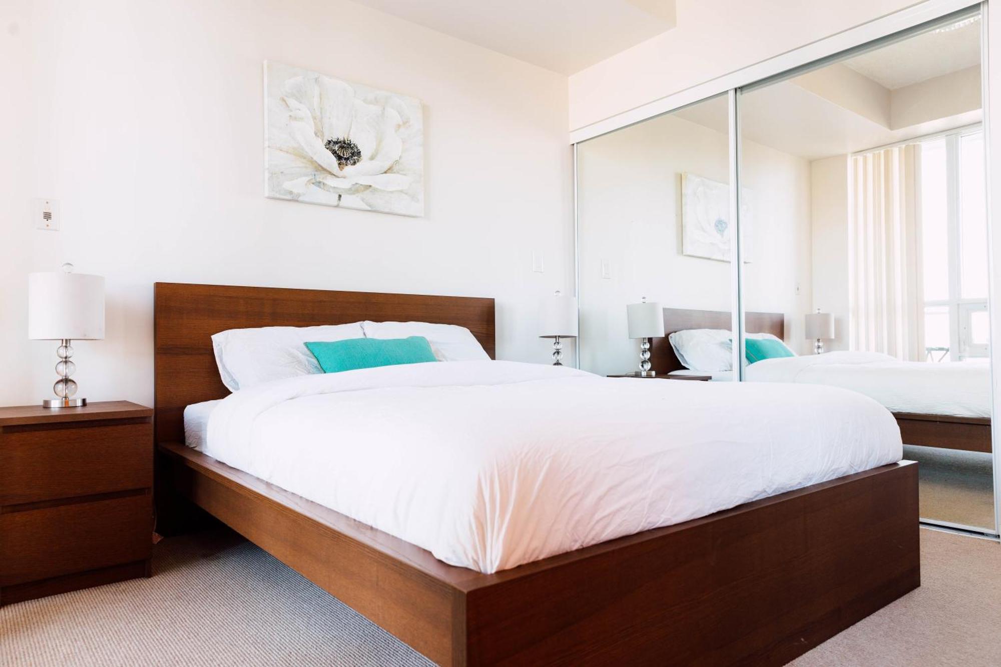 Sarkar Suites - Maple Leaf Square Toronto Bagian luar foto