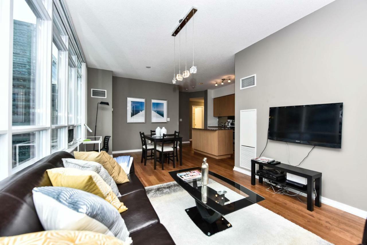Sarkar Suites - Maple Leaf Square Toronto Bagian luar foto