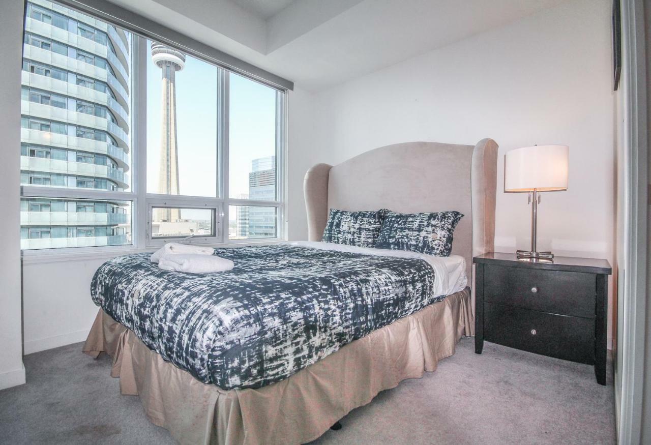 Sarkar Suites - Maple Leaf Square Toronto Bagian luar foto