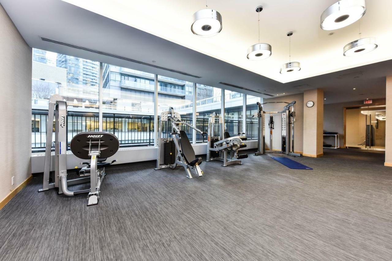 Sarkar Suites - Maple Leaf Square Toronto Bagian luar foto
