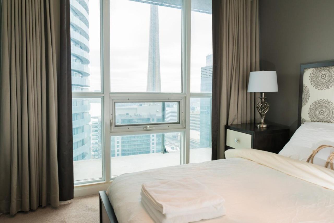 Sarkar Suites - Maple Leaf Square Toronto Bagian luar foto
