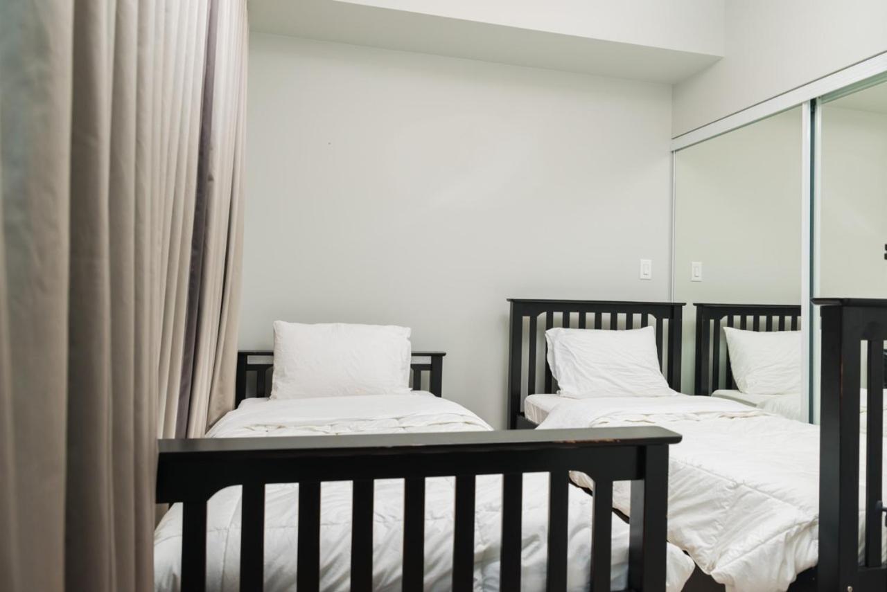 Sarkar Suites - Maple Leaf Square Toronto Bagian luar foto