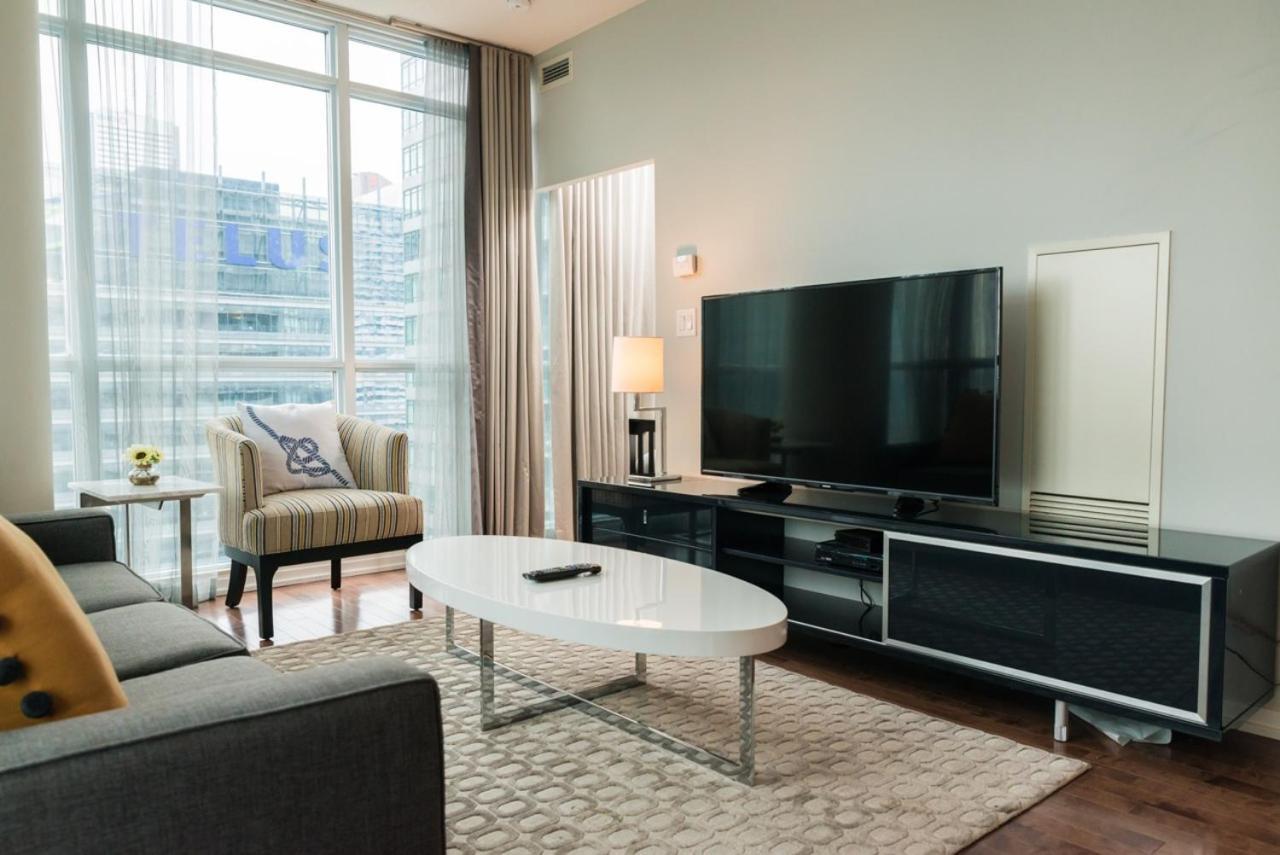 Sarkar Suites - Maple Leaf Square Toronto Bagian luar foto