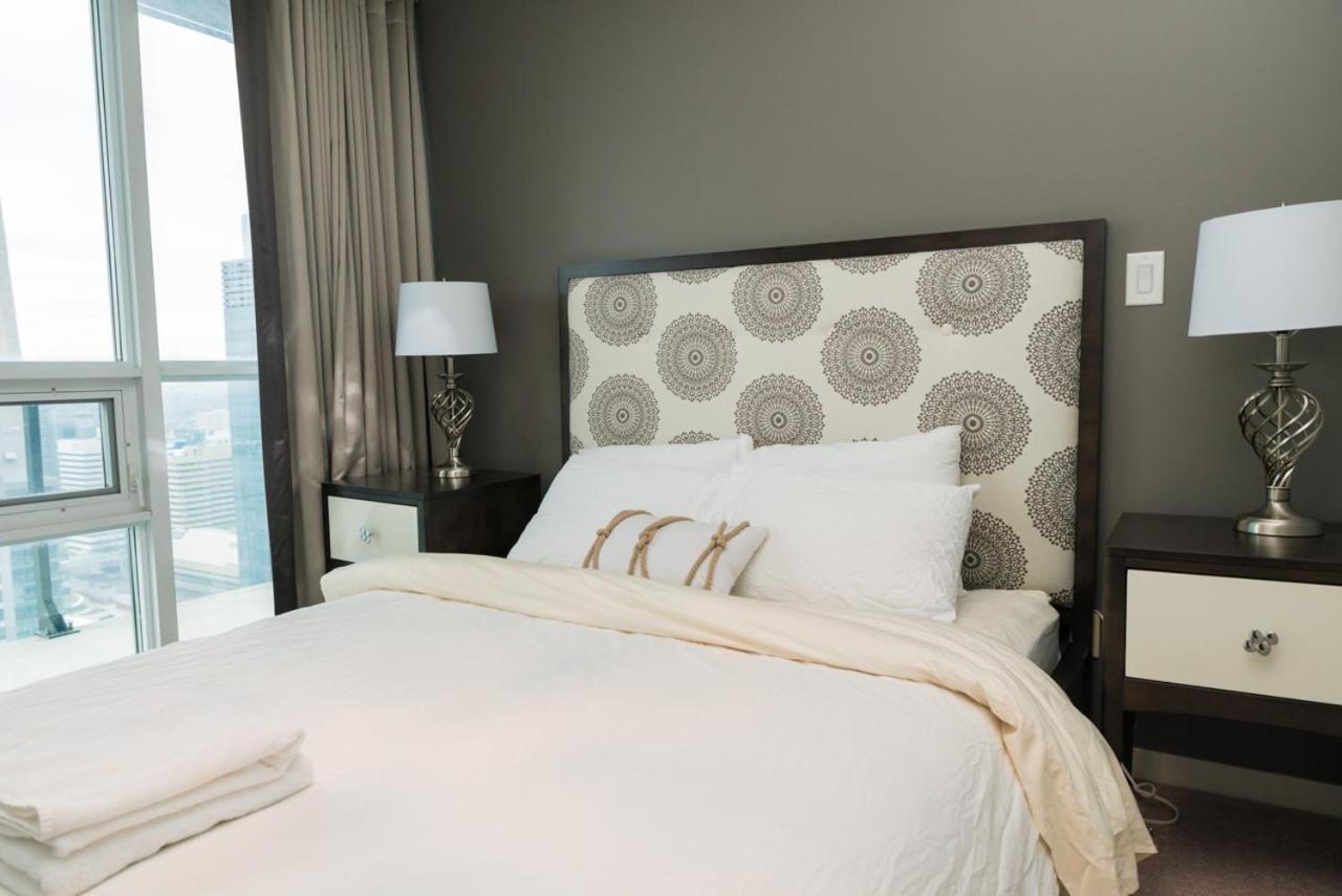 Sarkar Suites - Maple Leaf Square Toronto Bagian luar foto