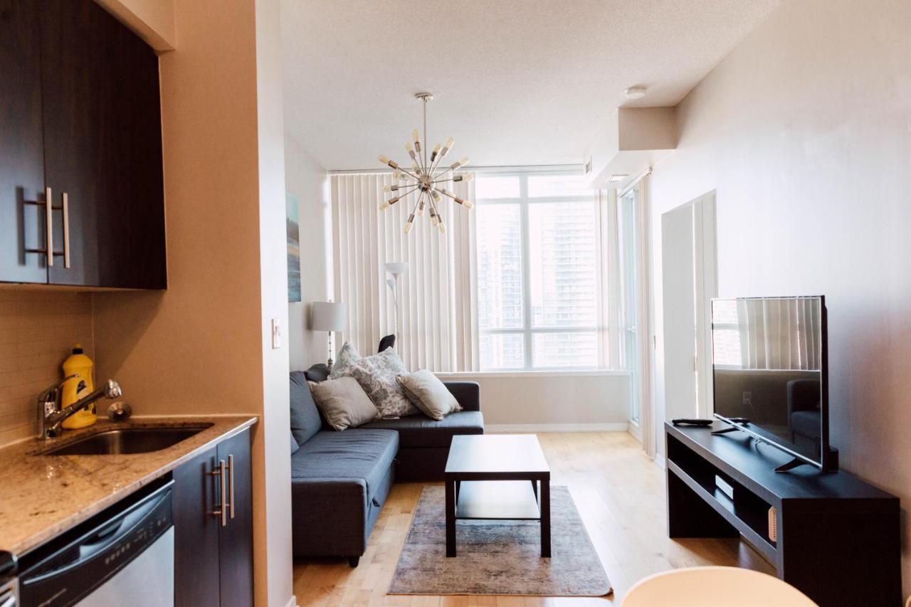 Sarkar Suites - Maple Leaf Square Toronto Bagian luar foto