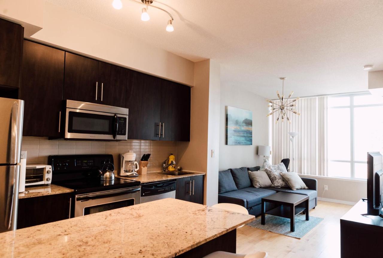 Sarkar Suites - Maple Leaf Square Toronto Bagian luar foto