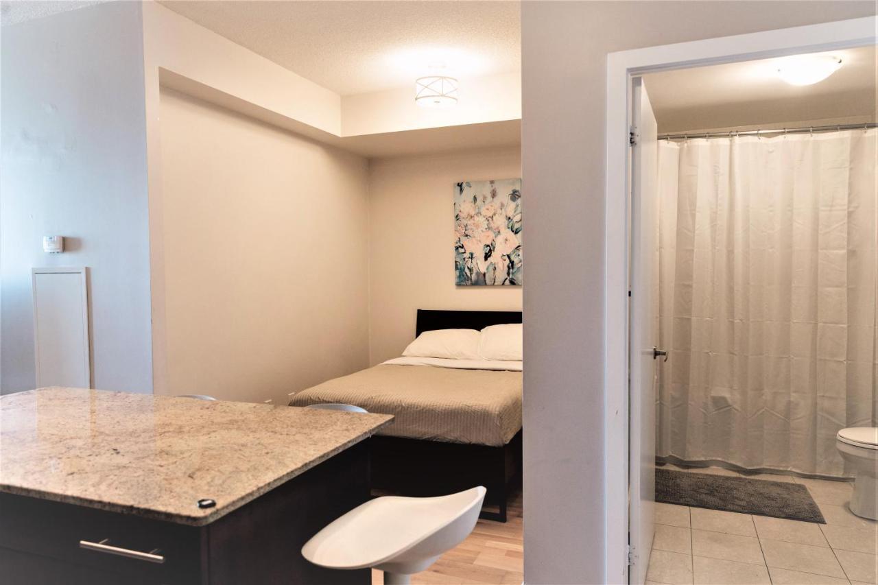 Sarkar Suites - Maple Leaf Square Toronto Bagian luar foto